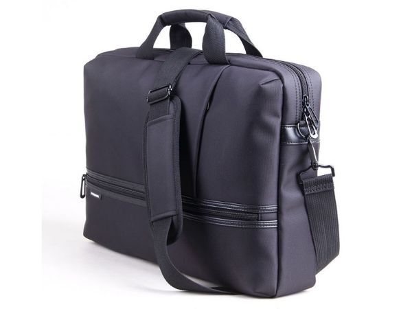 15.6" Messenger Laptop Bag with shoulder strap. Water resistant for use all year round, suitable for business, university and school students.